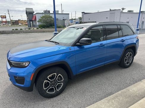 Used 2022 Jeep Grand Cherokee Trailhawk w/ Luxury Tech Group III AWD/4WD image 5