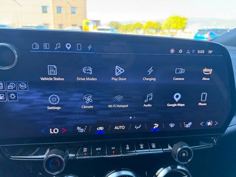 Used 2024 Chevrolet Blazer EV LT AWD/4WD image 40