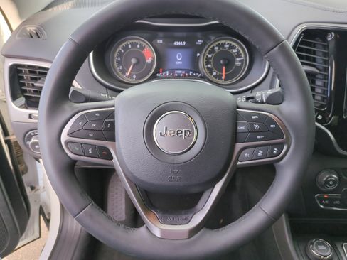 Certified 2022 Jeep Cherokee Limited image 9