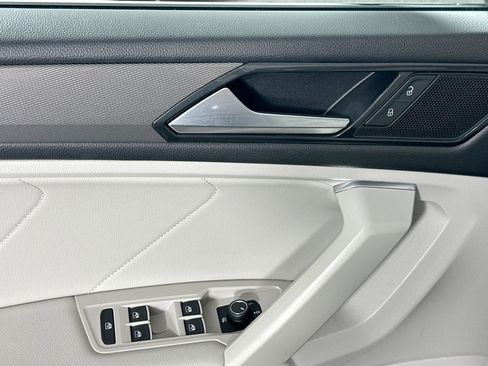 Certified 2023 Volkswagen Tiguan SE image 16