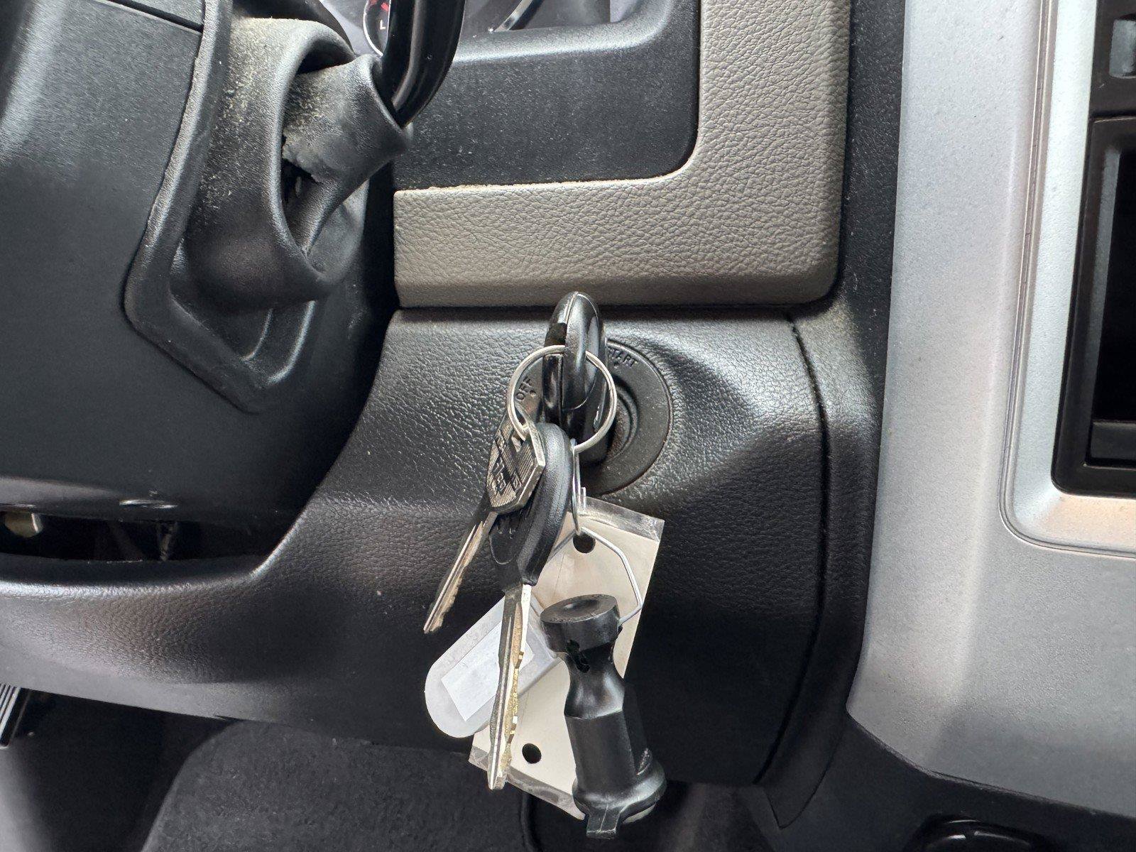 Used 2011 RAM 1500 Classic SLT w/ Luxury Group RWD image 18