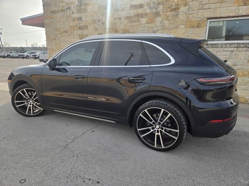 Used 2020 Porsche Cayenne S image 3