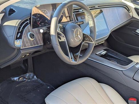 Used 2025 Mercedes-Benz E 350 Sedan image 3