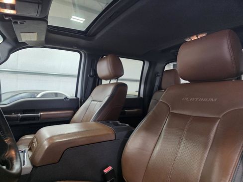 Used 2015 Ford F250 Platinum w/ FX4 Off-Road Package AWD/4WD image 15