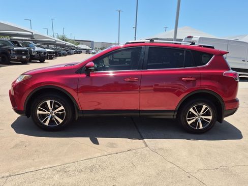 Used 2017 Toyota RAV4 XLE FWD image 9