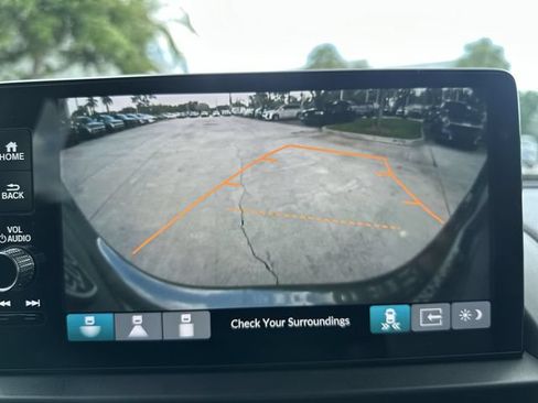 Used 2025 Honda Pilot EX-L image 24