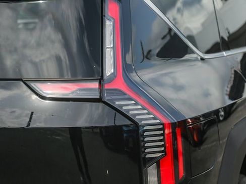 New 2026 Kia EV9 Wind image 18