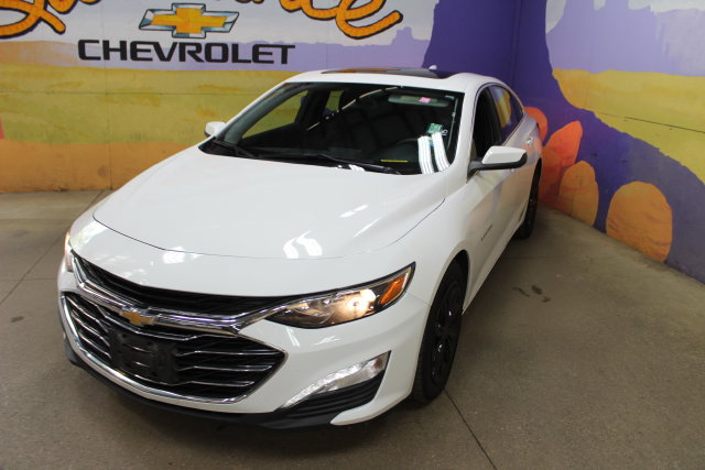 Used 2019 Chevrolet Malibu LT w/ LT True North Edition FWD image 4