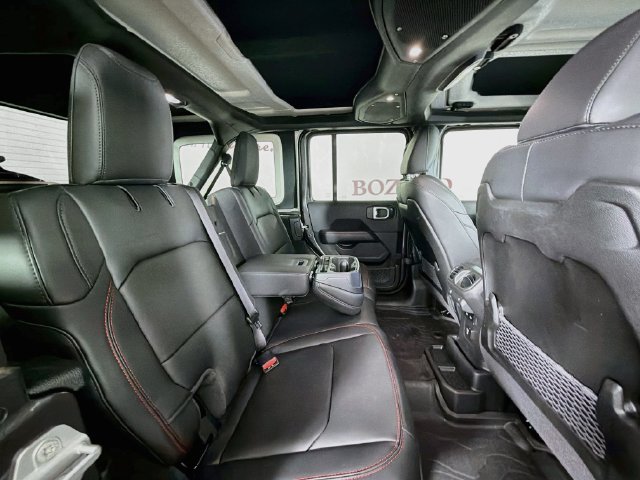 Used 2026 Jeep Wrangler Unlimited Rubicon AWD/4WD image 32