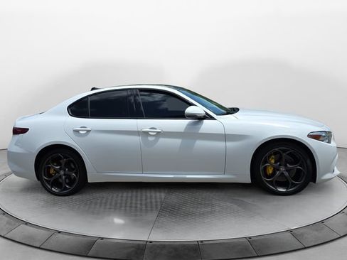 Used 2018 Alfa Romeo Giulia Ti Sport w/ Quick Order Package 22S Sport AWD/4WD image 6