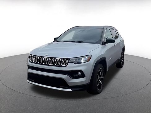 Used 2025 Jeep Compass Limited image 7