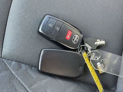 Used 2025 Toyota Tacoma SR image 31