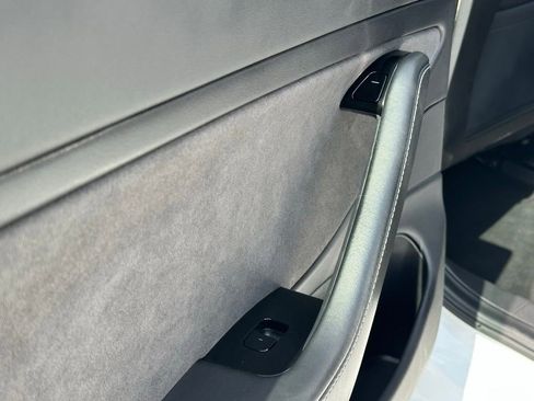 Used 2018 Tesla Model 3 Mid Range image 22