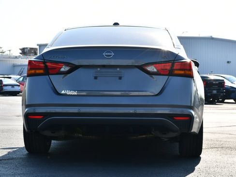 Used 2024 Nissan Altima 2.5 SV FWD image 6