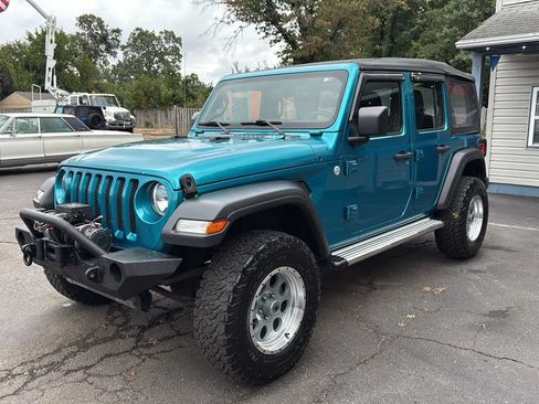 Used 2020 Jeep Wrangler Unlimited Sport AWD/4WD image 2