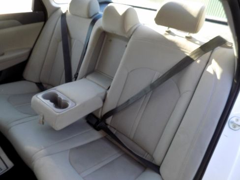 Used 2016 Hyundai Sonata SE image 18