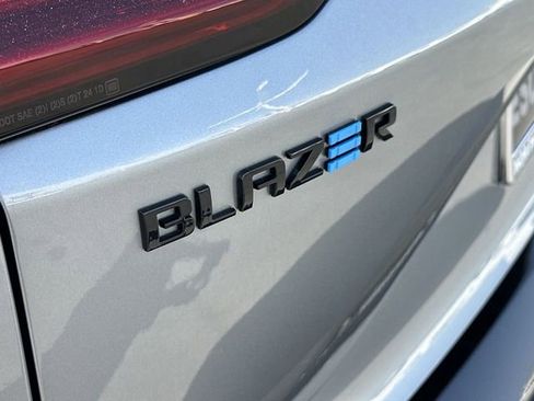 Certified 2025 Chevrolet Blazer EV RS AWD/4WD image 31