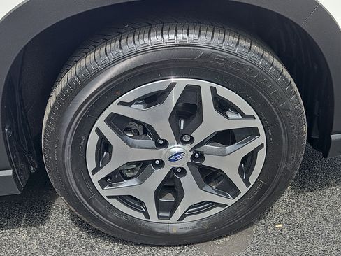 Used 2022 Subaru Forester Premium AWD/4WD image 29