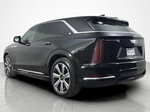 Used 2025 Cadillac Escalade IQ Luxury 2 AWD/4WD image 3