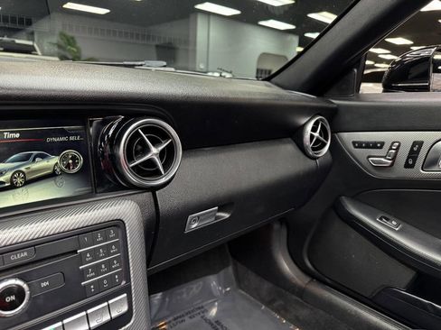 Used 2019 Mercedes-Benz SLC 300 w/ Premium Package image 39
