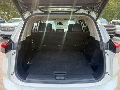 Used 2026 Nissan Rogue SL FWD image 9