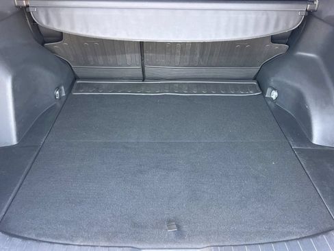 Certified 2019 Toyota RAV4 XLE w/ Convenience Package FWD image 17