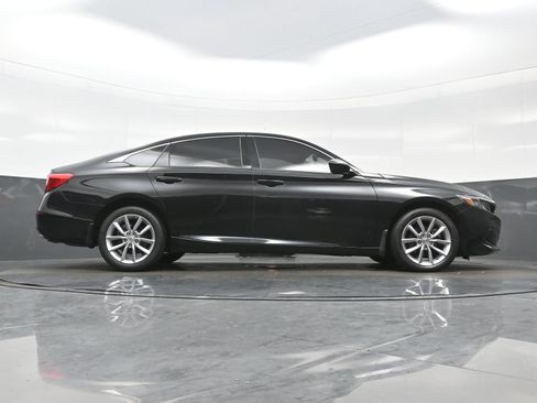 Used 2022 Honda Accord LX image 32
