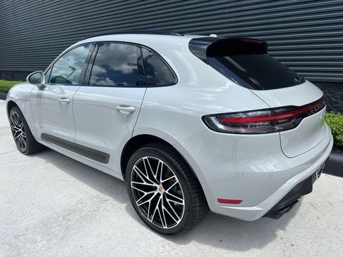 Certified 2023 Porsche Macan AWD/4WD image 3