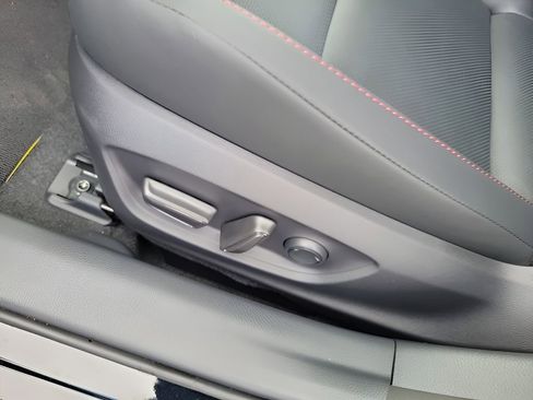 New 2026 Toyota Prius Plug-In Hybrid FWD image 18