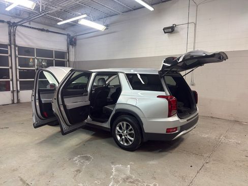 Used 2021 Hyundai Palisade SE w/ Winter Package image 11