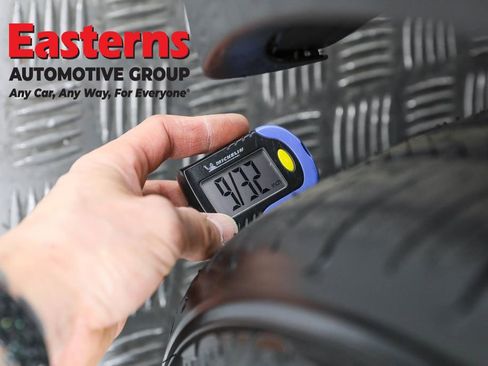 Used 2024 Toyota Prius LE FWD image 28