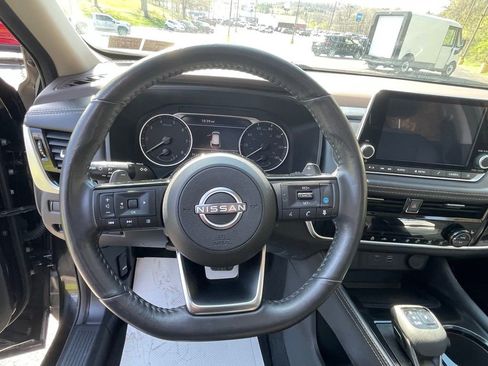 Used 2023 Nissan Rogue SL image 31