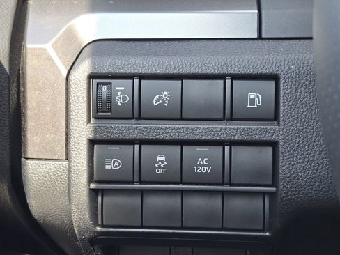 Used 2025 Toyota 4Runner TRD Off-Road AWD/4WD image 17