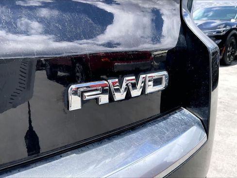 Used 2017 GMC Acadia Limited SLT AWD/4WD image 7