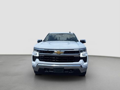 Used 2024 Chevrolet Silverado 1500 LT AWD/4WD image 2