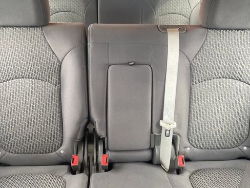 Used 2012 Chevrolet Traverse LT image 10