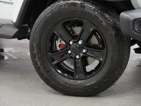 Certified 2022 Jeep Wrangler Unlimited Sahara image 4