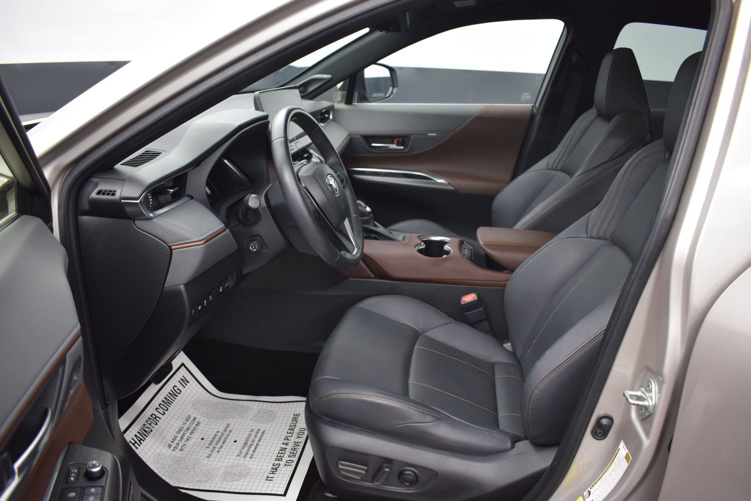 Used 2023 Toyota Venza Limited AWD/4WD image 14