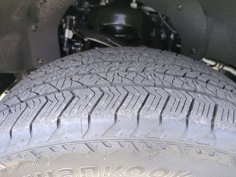 Used 2025 Ford F150 Platinum AWD/4WD image 11