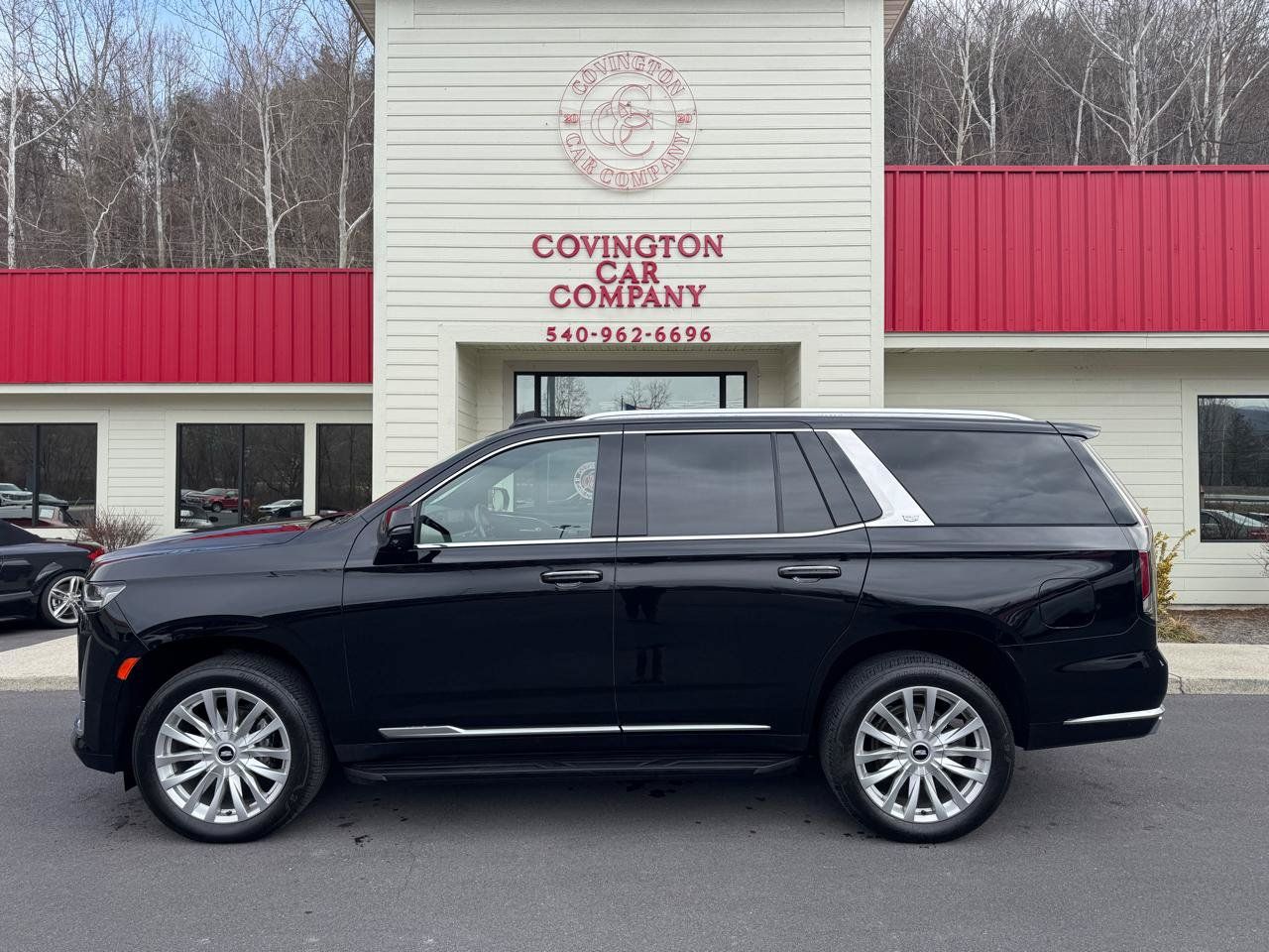Used 2021 Cadillac Escalade Luxury AWD/4WD image 4