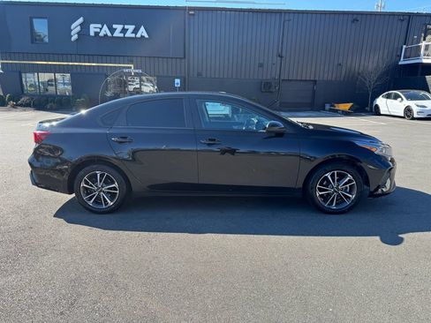 Used 2022 Kia Forte LXS FWD image 10