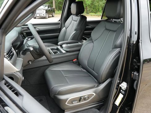 New 2026 Jeep Grand Wagoneer L Limited AWD/4WD image 16