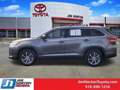 Used 2019 Toyota Highlander XLE image 5