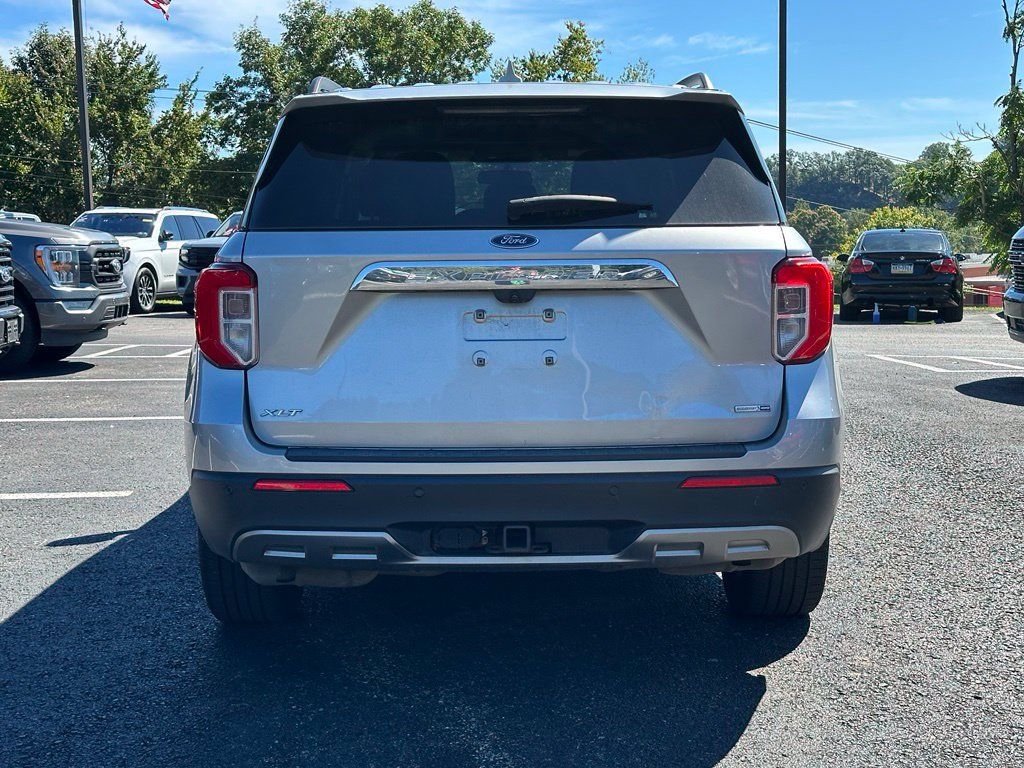 Used 2020 Ford Explorer XLT w/ Equipment Group 202A AWD/4WD image 5