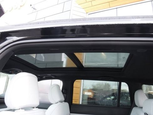 New 2026 Jeep Cherokee Overland image 12