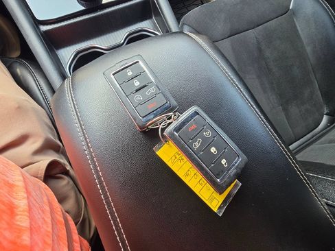 Used 2023 Jeep Grand Cherokee Altitude RWD image 27