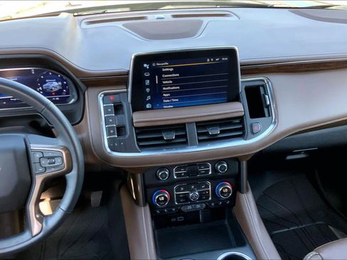 Used 2024 Chevrolet Tahoe High Country AWD/4WD image 6