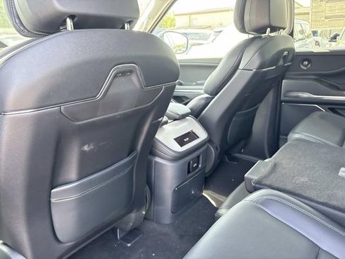 New 2026 Lincoln Navigator Premiere AWD/4WD image 17