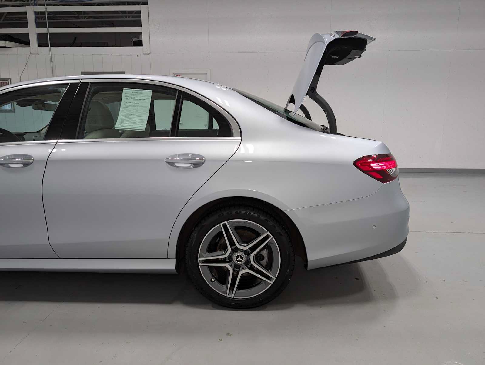 Certified 2022 Mercedes-Benz E 350 4MATIC Sedan image 11