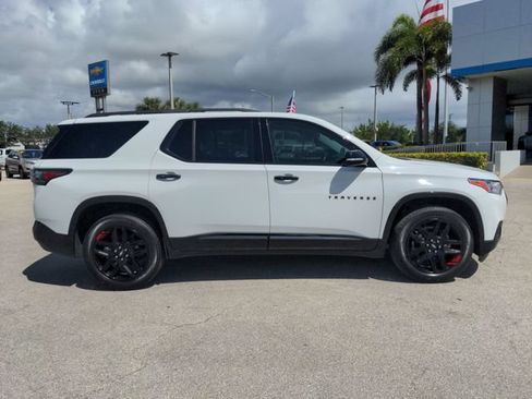 Used 2020 Chevrolet Traverse Premier w/ Redline Edition FWD image 3